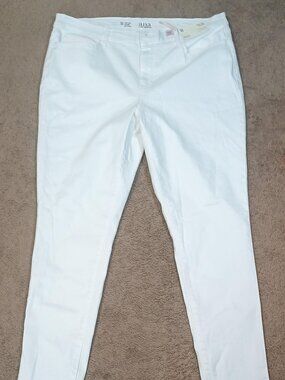 a.n.a./Jegging Jeans/Womens 18 White High Rise Raw Hem Skinny Minimalist NWT
